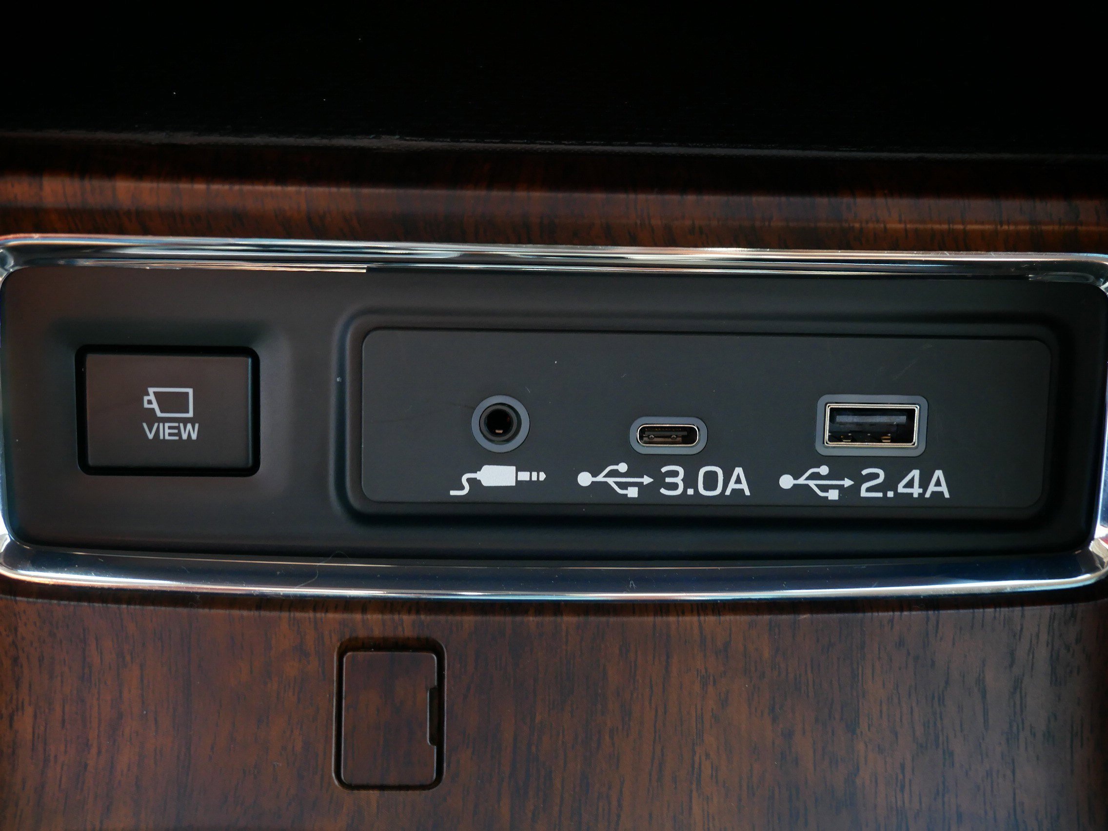 Used 2024 Cosmic Blue Pearl Subaru Touring image 29