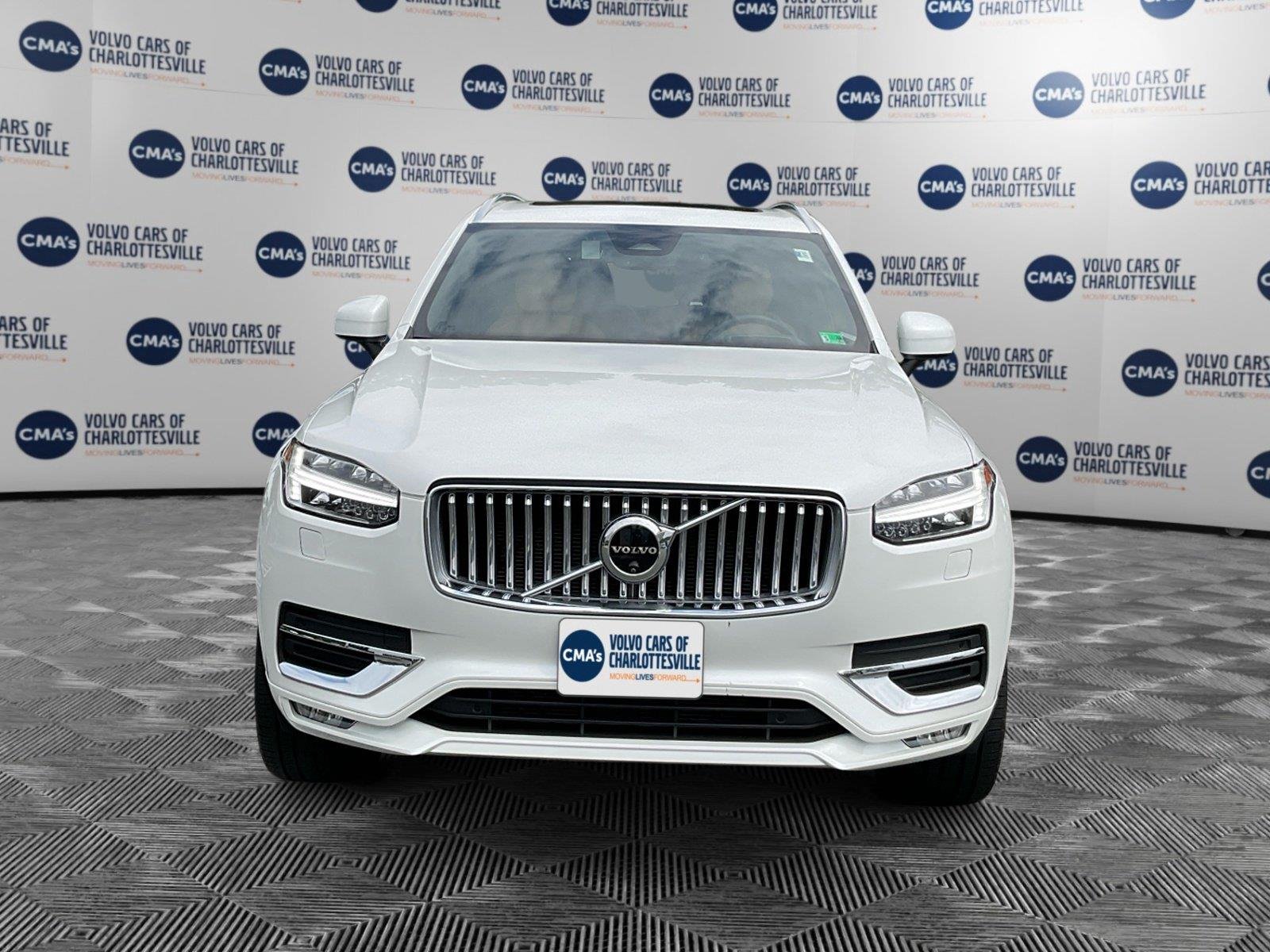 Used 2024 Crystal White Metallic Volvo Ultimate Bright Theme image 8