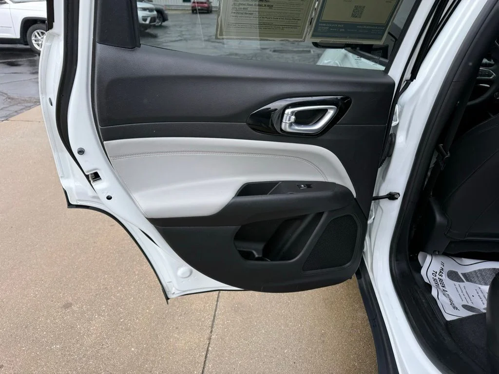 Used 2023 White Jeep Limited image 16