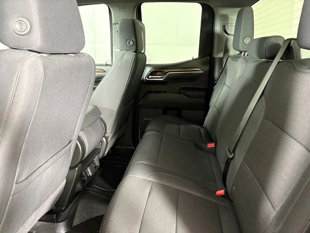 Used 2025 Black Chevrolet LT image 37