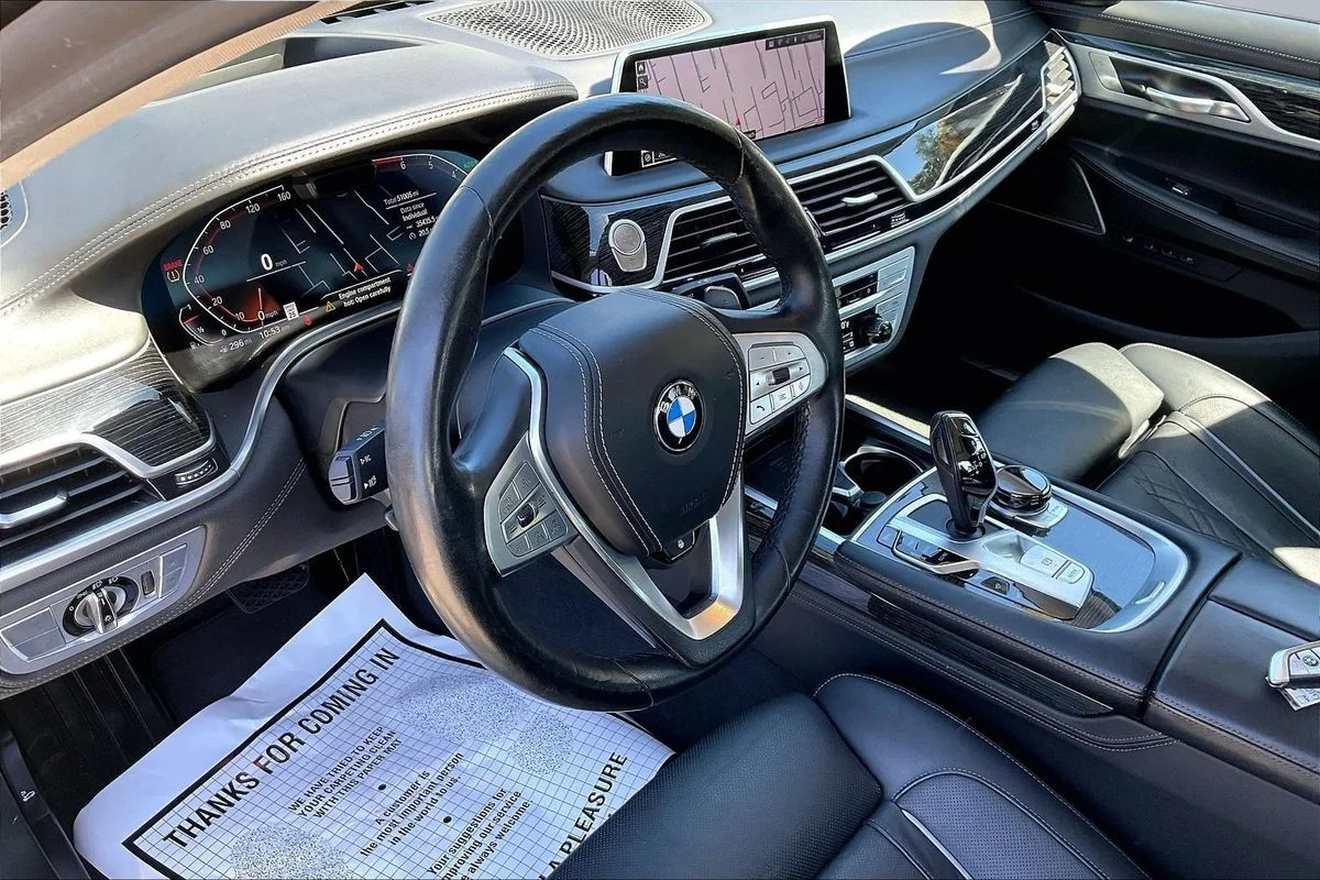 Used 2022  BMW i xDrive image 17