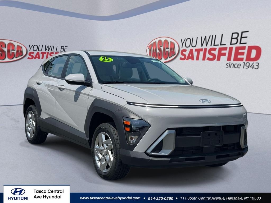 Used 2025 Gray Hyundai SE image 1