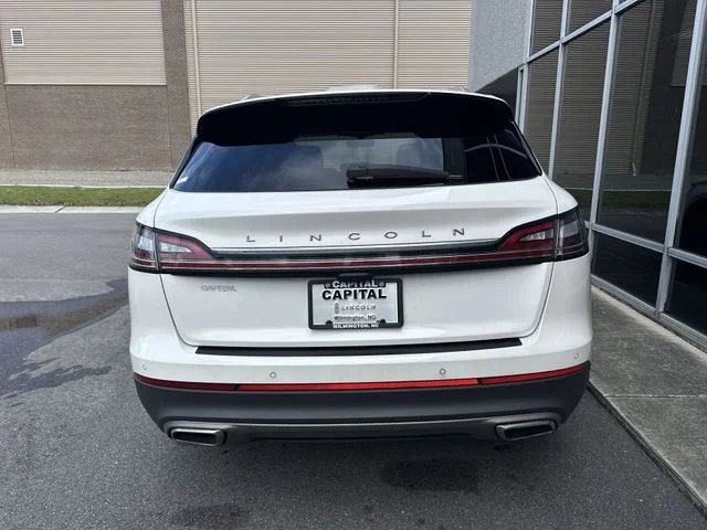 Used 2023 White Lincoln Reserve image 26