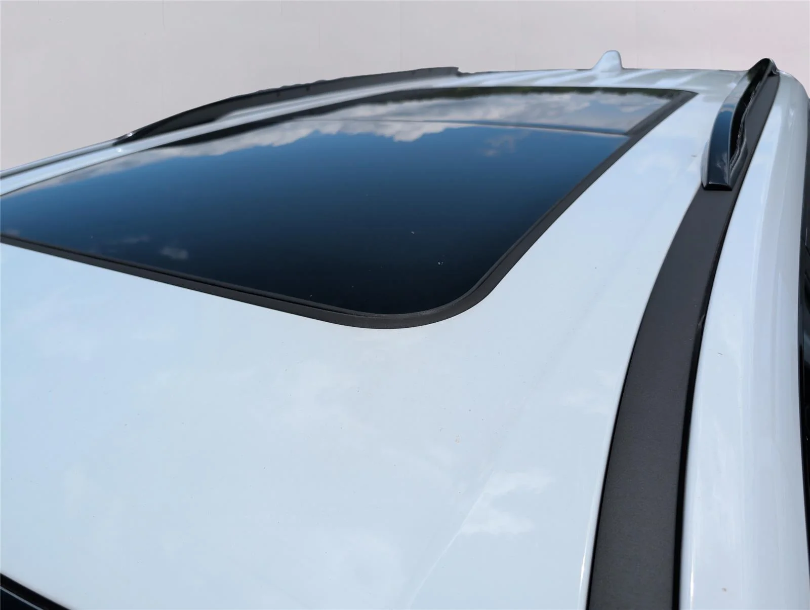 New 2026 Summit White GMC Elevation image 31