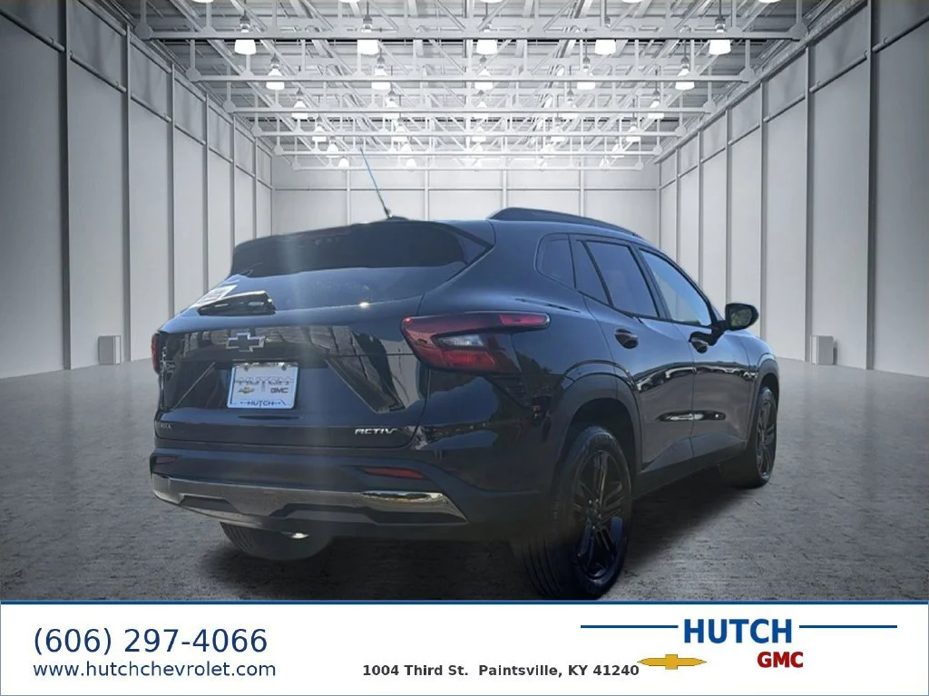 New 2026 Mosaic Black Metallic Chevrolet ACTIV image 5