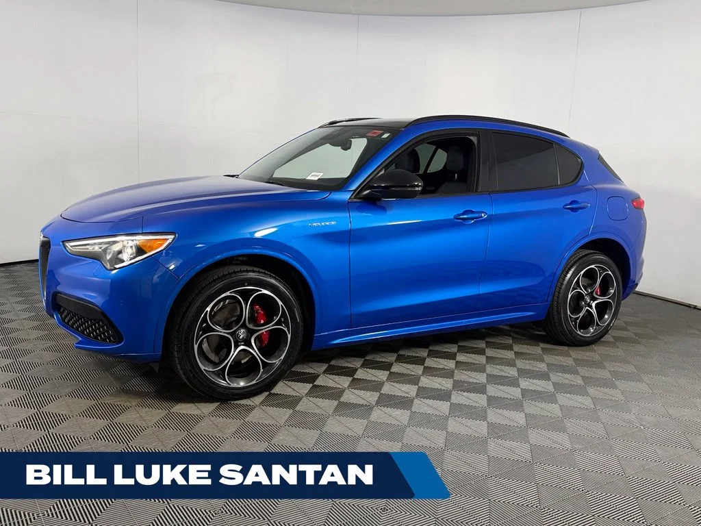 Used 2023  Alfa Romeo Veloce image 1