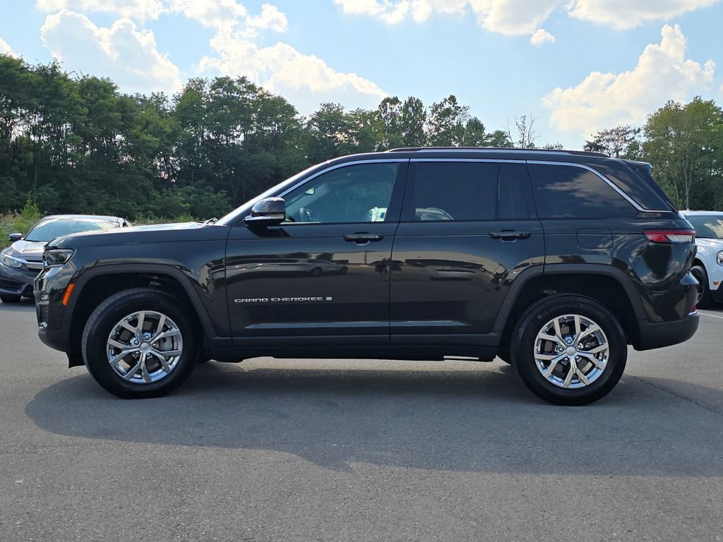 Used 2024 Rocky Mountain Pearlcoat Jeep Limited image 22