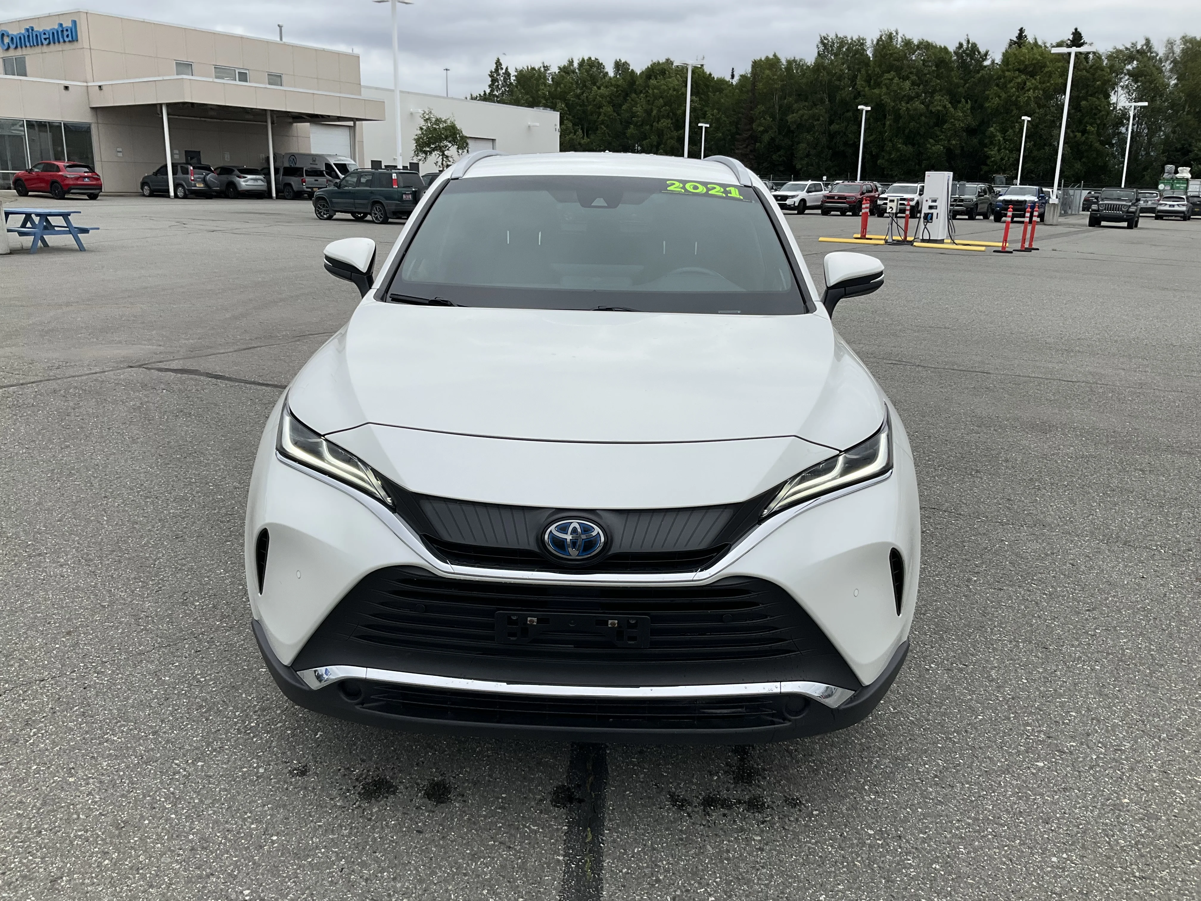 Used 2021 Blizzard Pearl Toyota LE/XLE/Limited image 2