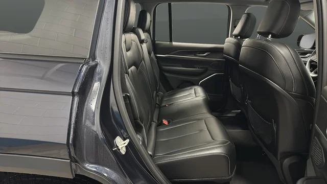 Used 2023 Midnight Sky Jeep 4xe image 25