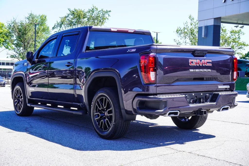 Used 2023 Silver GMC Elevation image 31