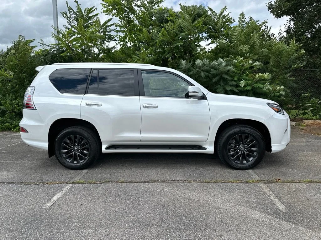Used 2023 White Lexus 460 image 2