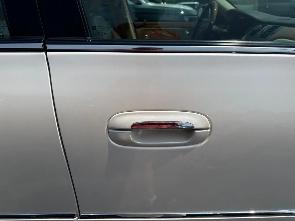 Used 2011 White Cadillac Platinum image 28