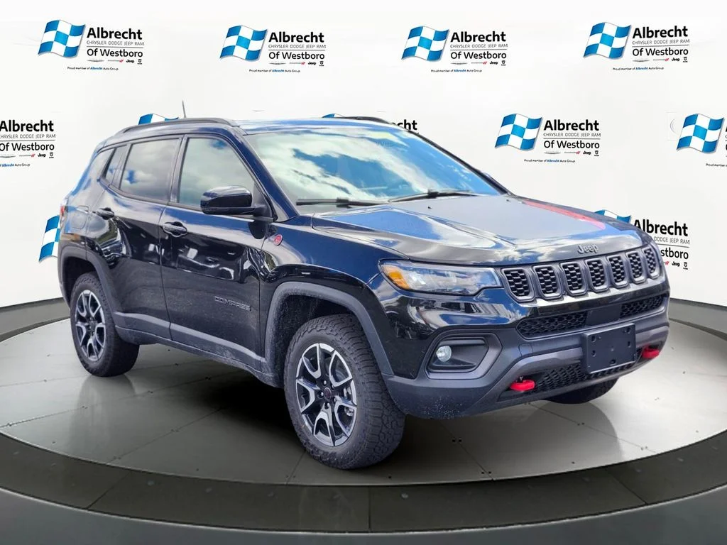 New 2026 Diamond Black Crystal Pearl-Coat Exterior Paint Jeep Trailhawk image 7