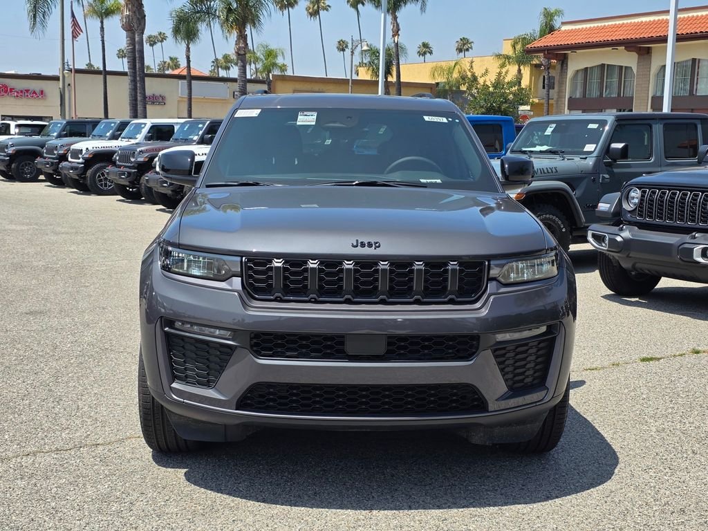 New 2026 Baltic Gray Metallic Clear-Coat Exterior Paint Jeep Limited image 2