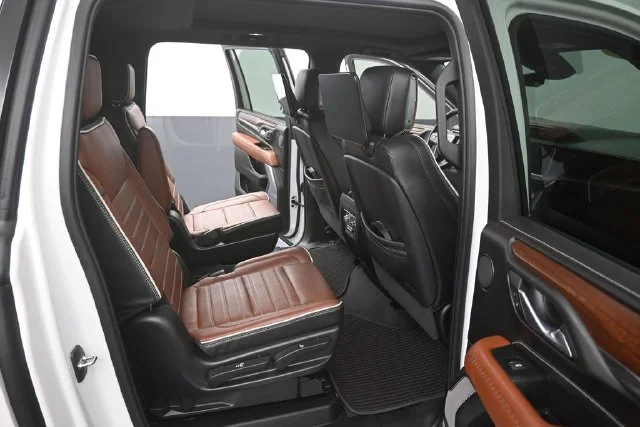 Used 2023 White GMC Denali Ultimate image 16