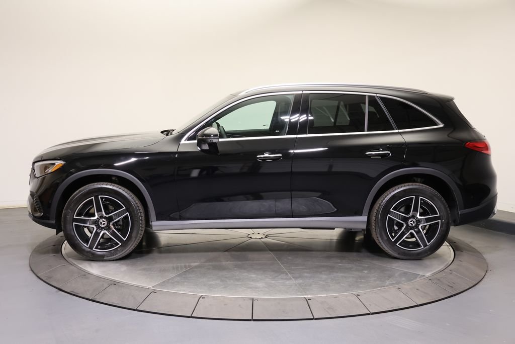 Used 2026 Black Mercedes-Benz GLC 300 image 4