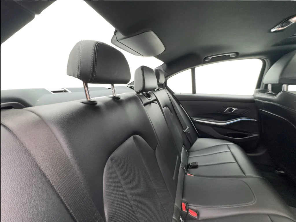 Used 2025 White BMW 330i image 28