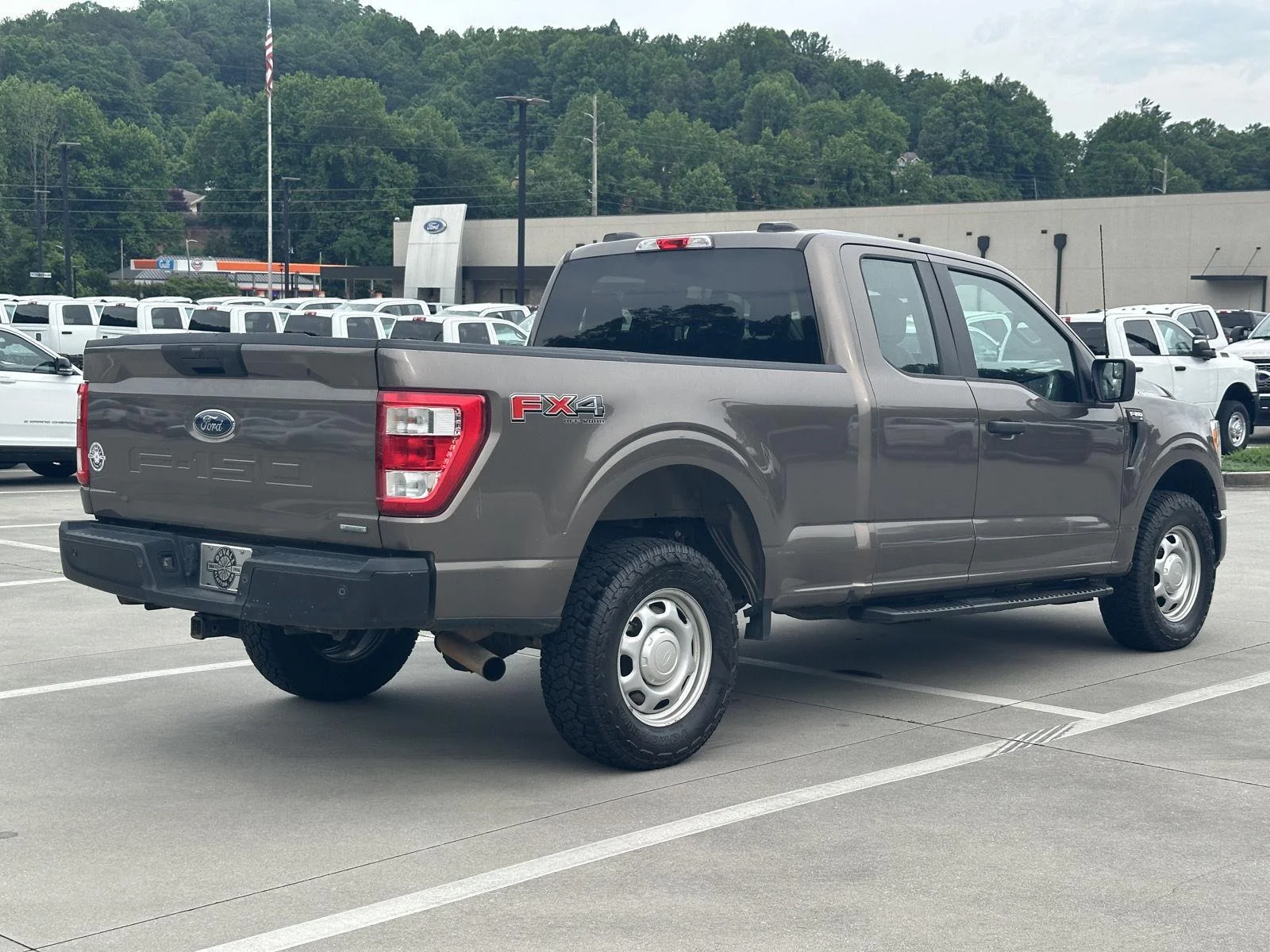 Used 2022 Stone Gray Metallic Ford XL image 7