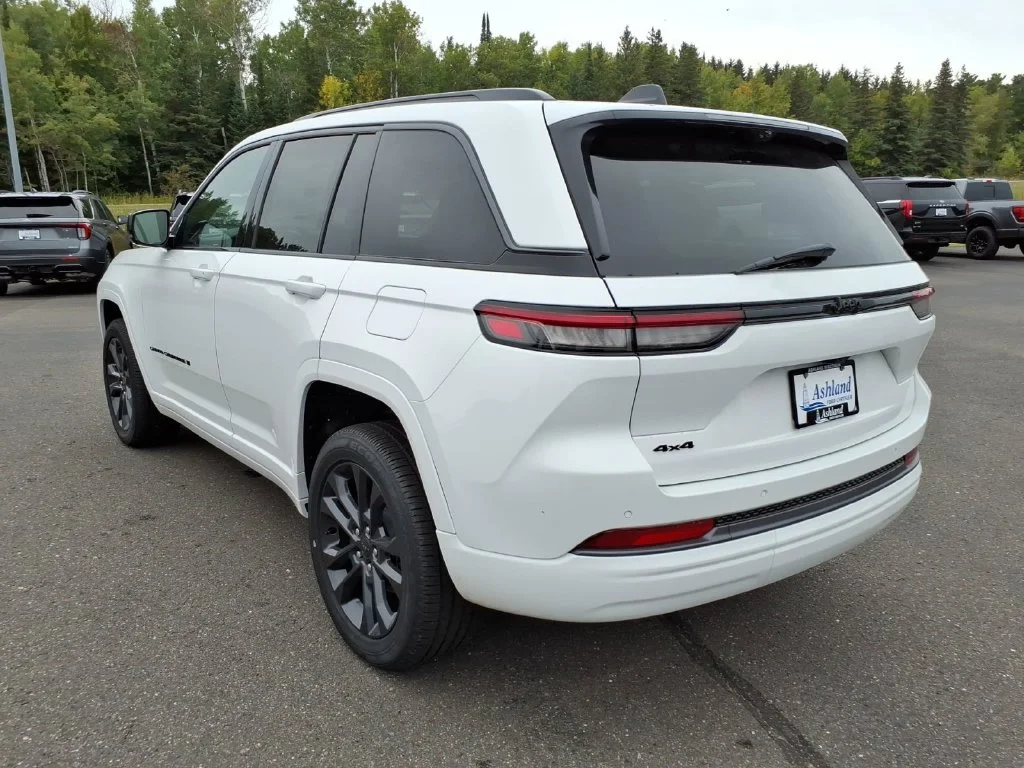 New 2026 White Jeep Limited Reserve image 5