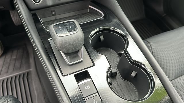 Used 2023 White Nissan Platinum image 19