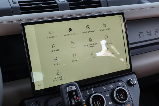 New 2026 Fuji White Land Rover X-Dynamic SE image 36