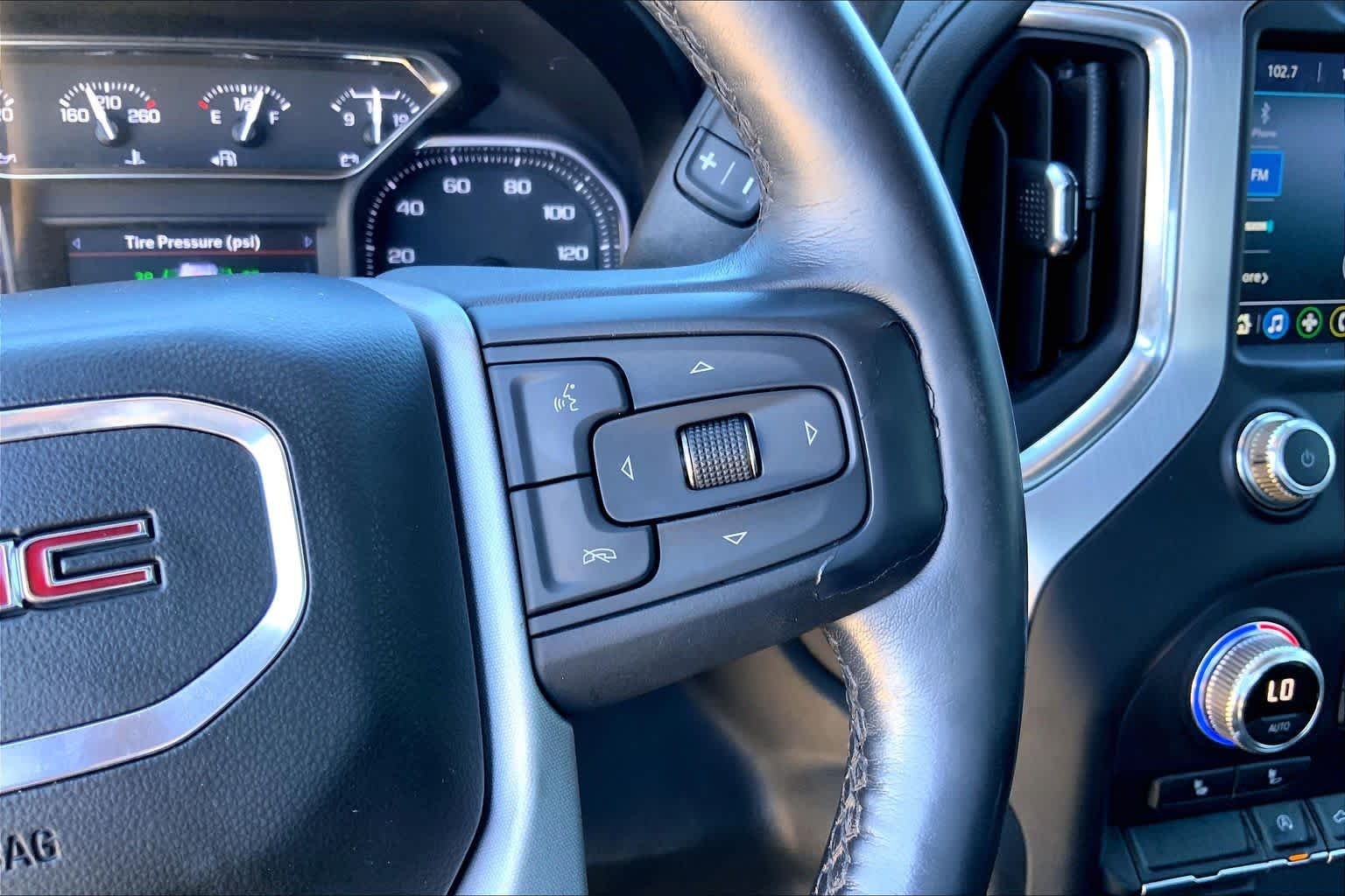 Used 2021 Pacific Blue Metallic GMC Elevation image 23