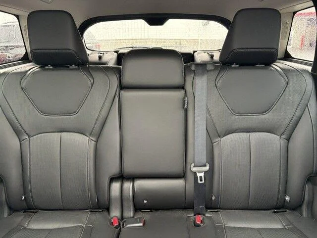 Used 2025 Majestic White INFINITI SENSORY image 15