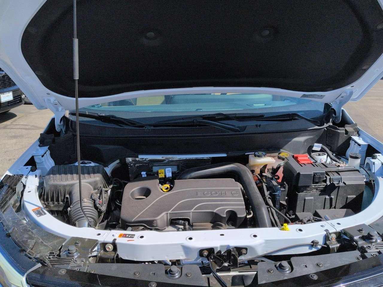 New 2026 Polar White Tricoat Chevrolet ACTIV image 31