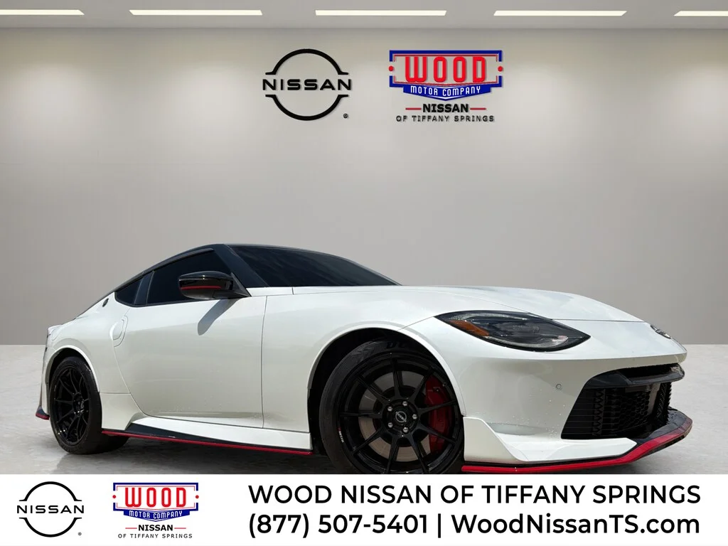 Used 2024 Everest White Pearl Tricoat Super Black Nissan NISMO image 1