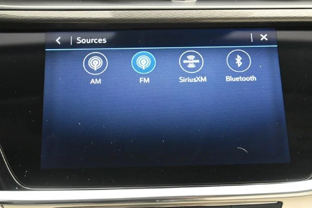 Used 2021 WHITE FROST TRICOAT Buick Preferred image 15