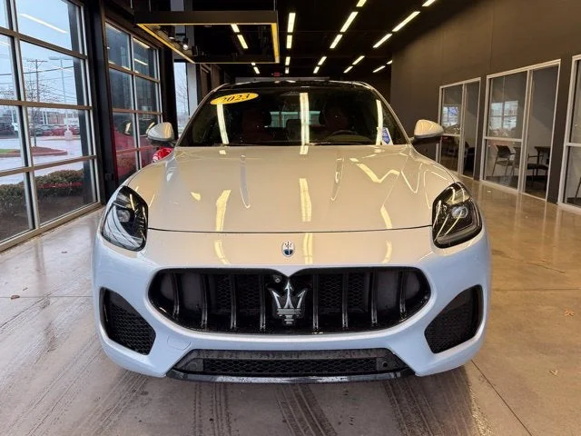 Certified Used 2023 Bianco Astro Metallic Maserati Modena image 2