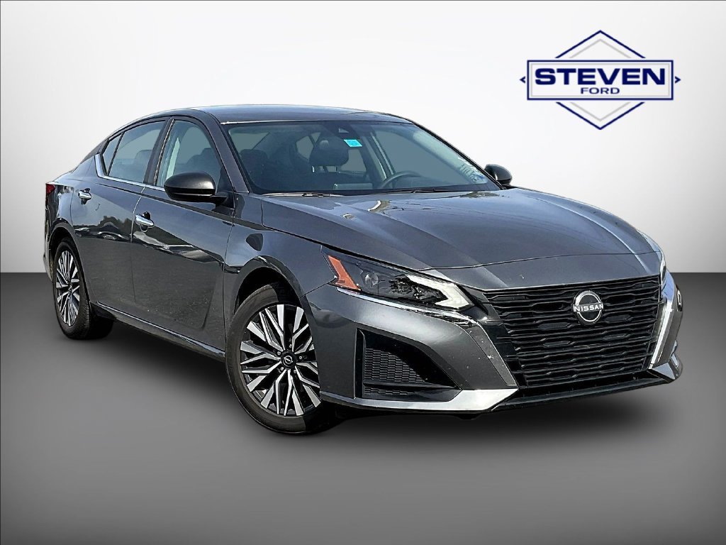Used 2025 Gray Nissan 2.5 SV image 1