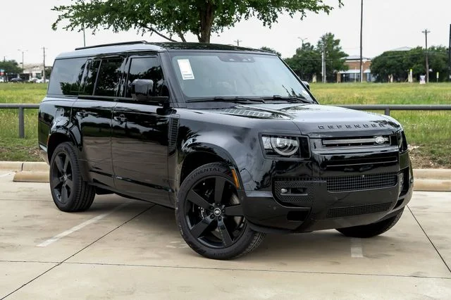 2025 Land Rover Defender V8 - Photo 6