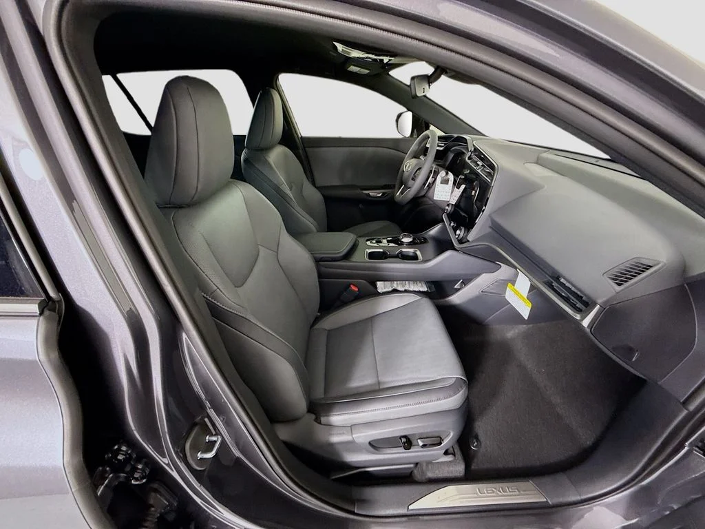 New 2026  Lexus 350e image 21