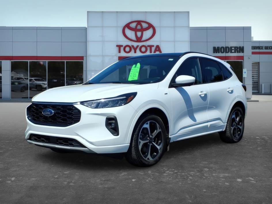 Used 2023 Oxford White Ford ST-Line Select image 1