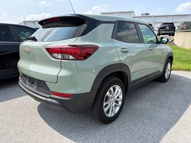 Used 2025 Green Chevrolet LS image 6
