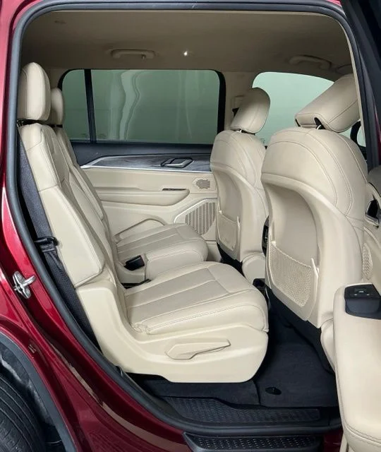 Used 2021 Velvet Jeep Limited image 24