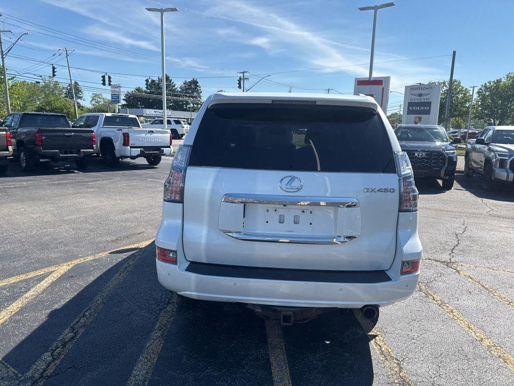 Used 2018 Starfire Pearl Lexus 460 image 7