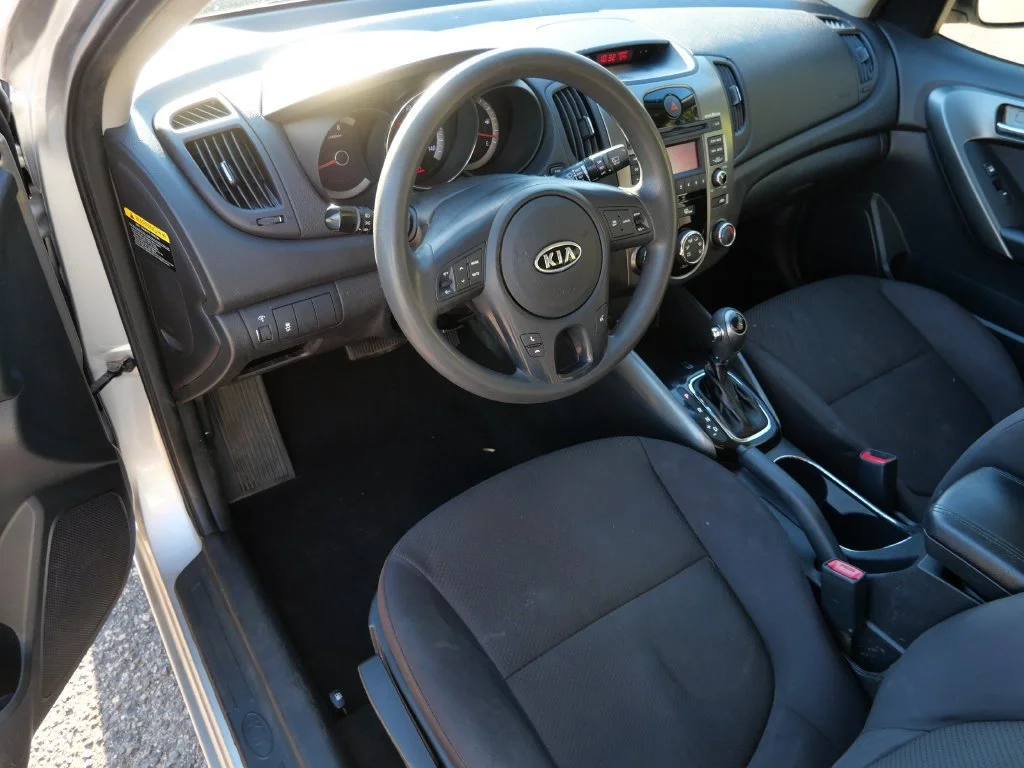 Used 2013 Silver Kia EX image 3