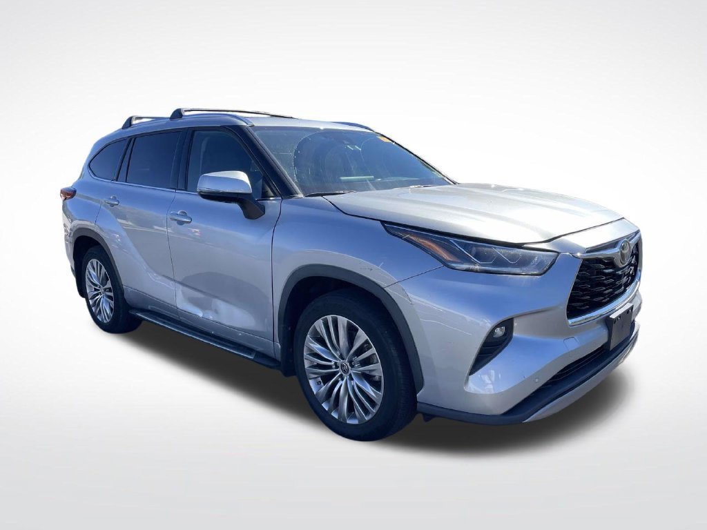 Used 2022 Silver Toyota Platinum image 1