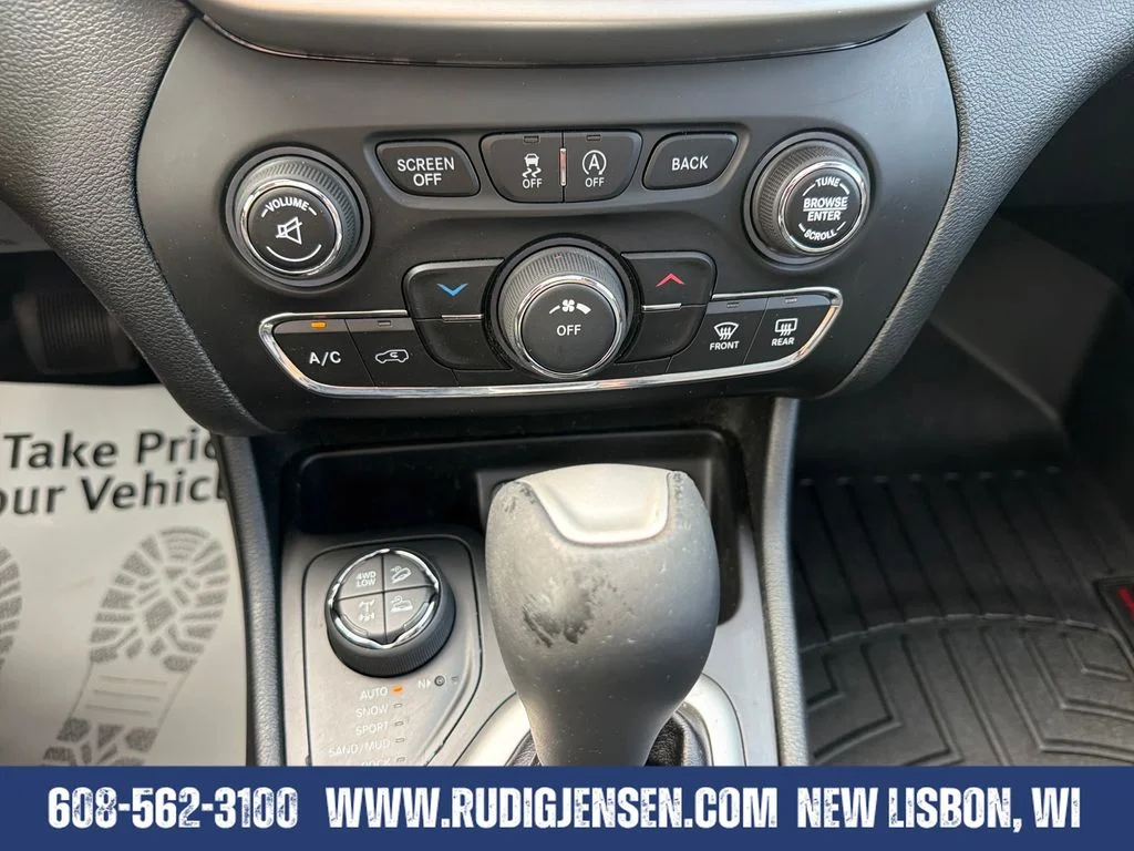 Used 2016 Gray Jeep Trailhawk image 17