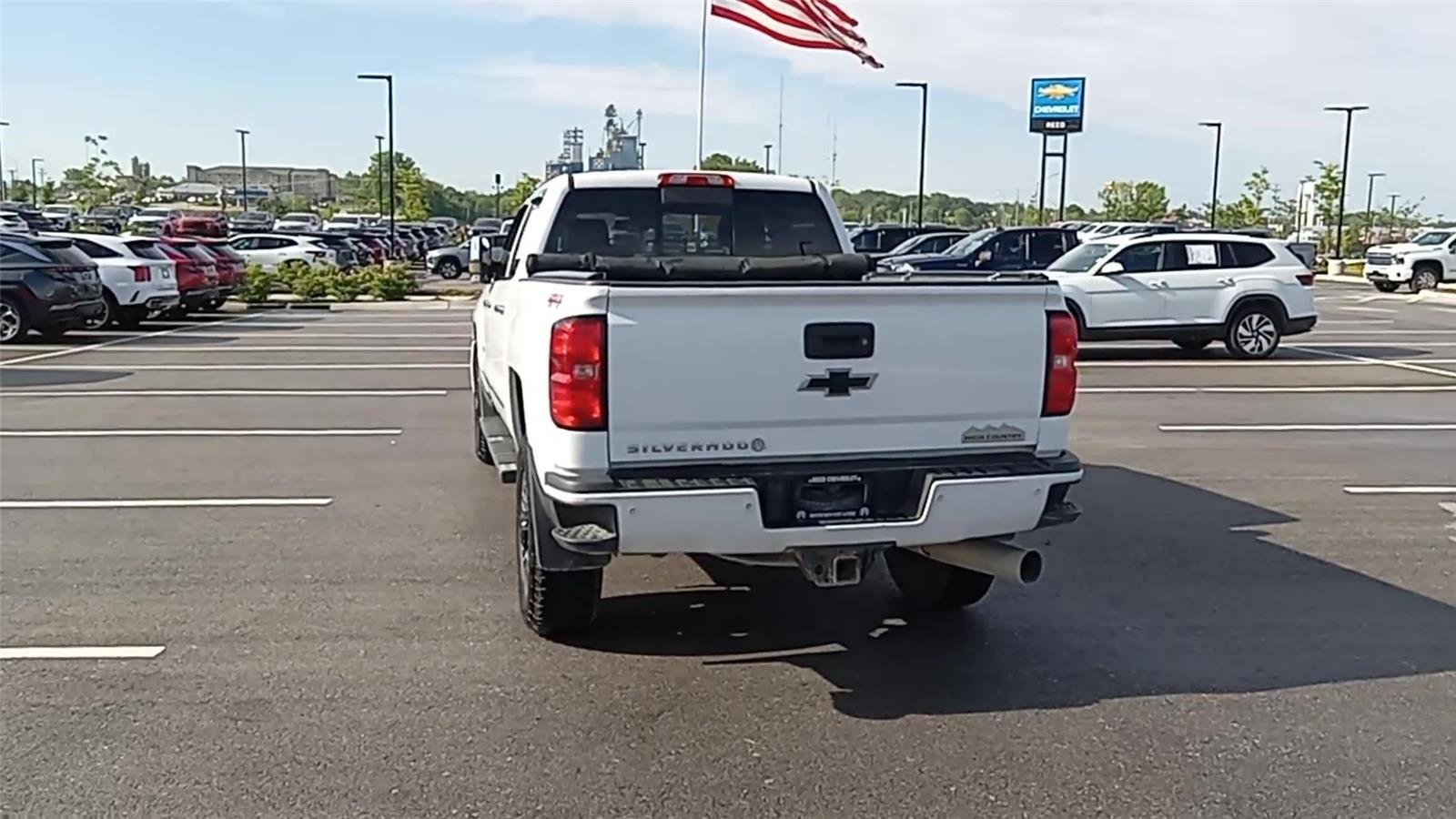 Used 2018 White Chevrolet High Country image 7