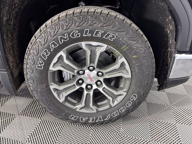 New 2026 Onyx Black GMC SLE image 39