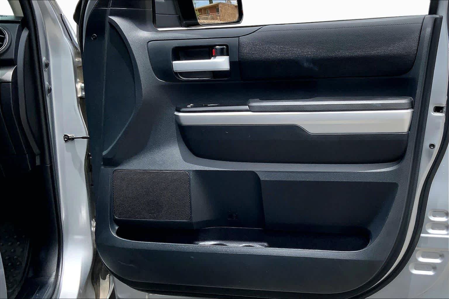 Used 2015 Silver Sky Metallic Toyota SR5 image 20