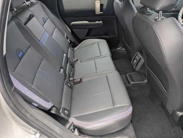 Used 2025 Silver MINI Cooper S ALL4 image 28