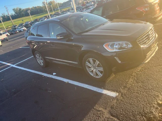 Used 2016 Blue Volvo T6 Drive-E image 4