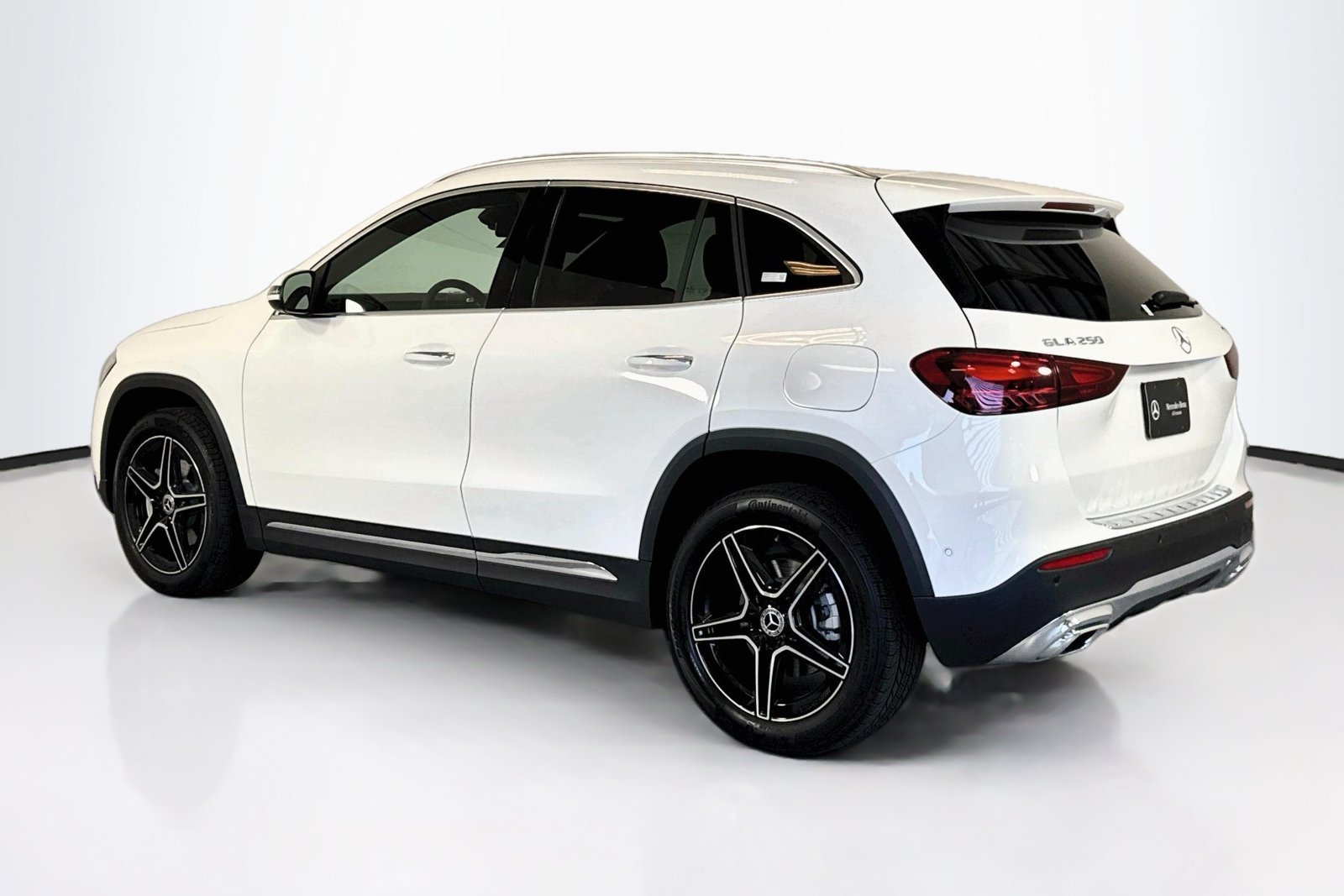 New 2026 Polar White Mercedes-Benz GLA 250 image 7