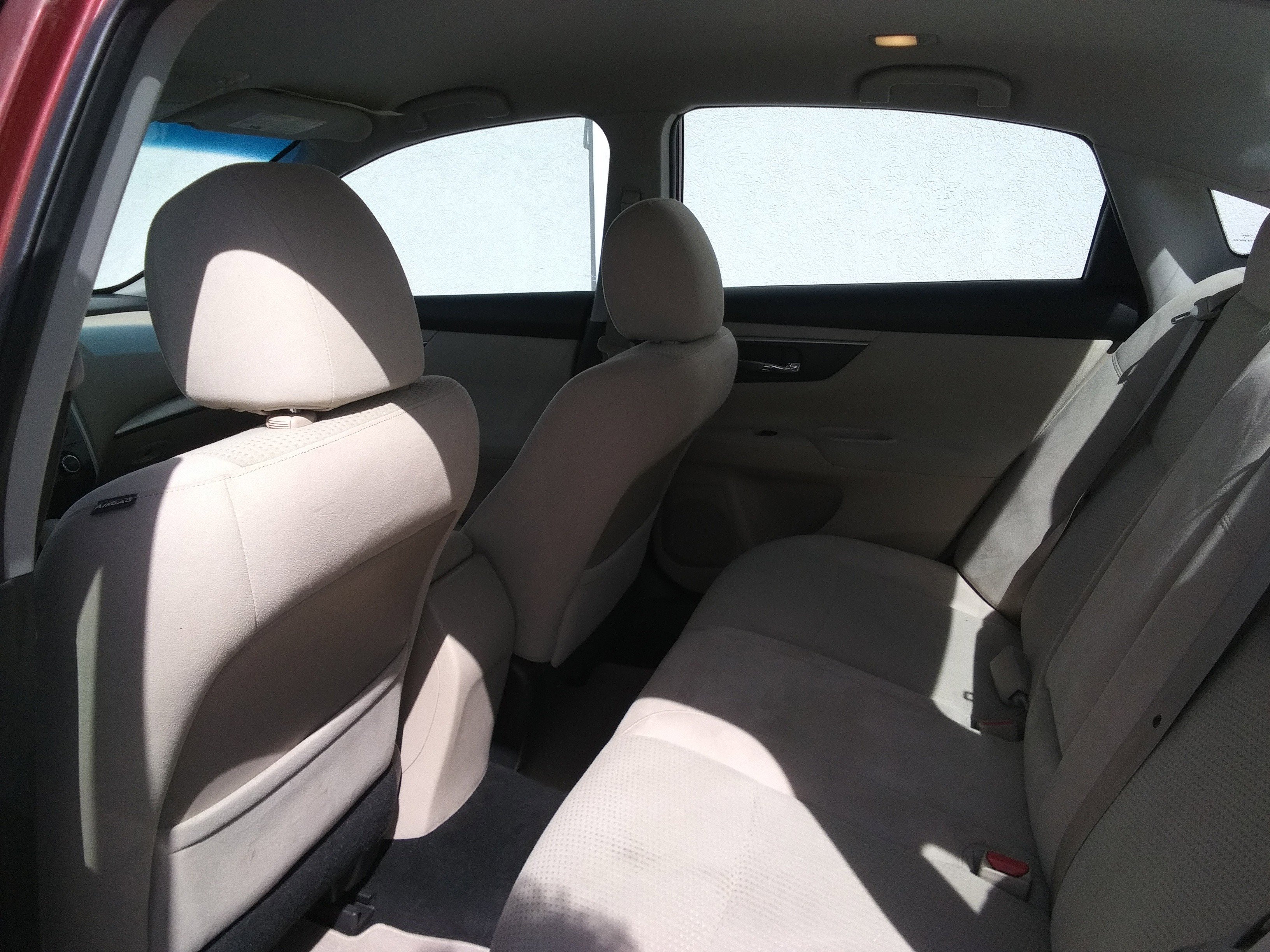Used 2015 Red Nissan 2.5 S image 8