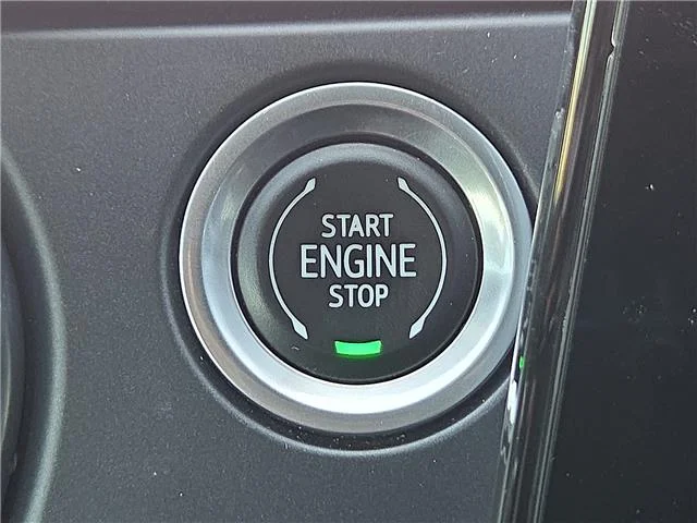 Used 2023 Black Chevrolet RS Front-Wheel Drive image 19