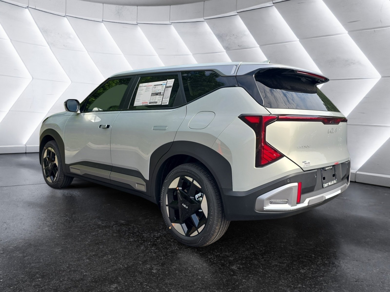 New 2027 Ivory Silver Kia S image 3